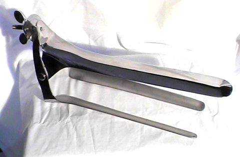 Huge speculum